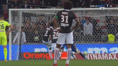 TA：桑切斯最近在逐渐进步，他已成为英超最可靠的门将之一（TA：桑切斯稳步提升，已跻身英超最稳健门将行列）