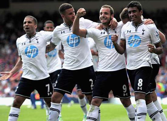 多特4-0十人黄潜，吉拉西双响，阿德耶米、斯文松建功，法比奥-席尔瓦失点（十人黄潜0-4不敌多特，吉拉西梅开二度，阿德耶米与斯文松破门，法比奥-席尔瓦点球失手）