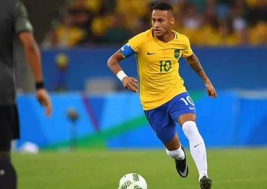 律师张冰：河南队拒不履行仲裁结果，涉及金额约77.83万元（张冰律师称河南队未执行仲裁裁决，涉款约77.83万元）