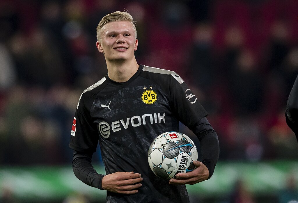 英超前瞻：维拉状态火热9轮8胜，残阵枪手客战盼继续领跑（英超前瞻：维拉9轮8胜势头正猛，伤兵缠身的阿森纳客场力保榜首）