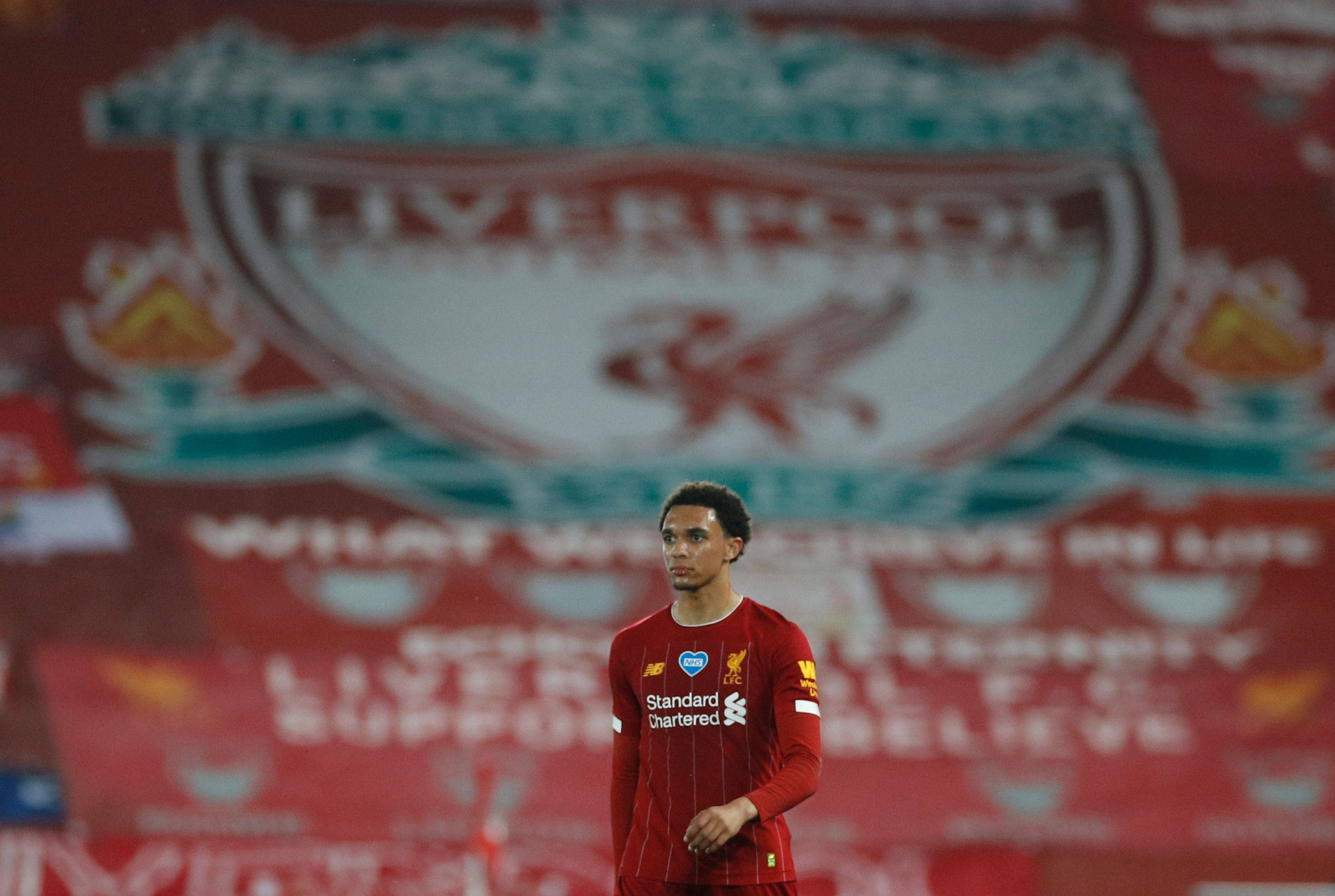 意媒：桑德兰想先租后买从米兰签圣地亚哥，已联系球员经纪人（意媒：桑德兰欲以租借+买断方式从米兰引进圣地亚哥，已与其经纪人接触）