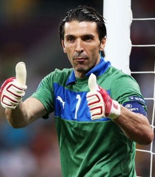 格罗索：停止与2006年国家队比较，年轻球员要重建意大利足球（格罗索：别再拿2006年国家队作比较，年轻一代应重建意大利足球）