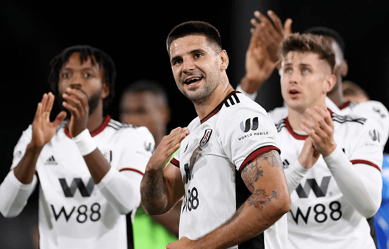 💛🖤相伴三年半，多特蒙德已宛若故乡🎤迈尔谈及续约：（💛🖤携手三年半，多特已成第二故乡｜迈尔畅谈续约）