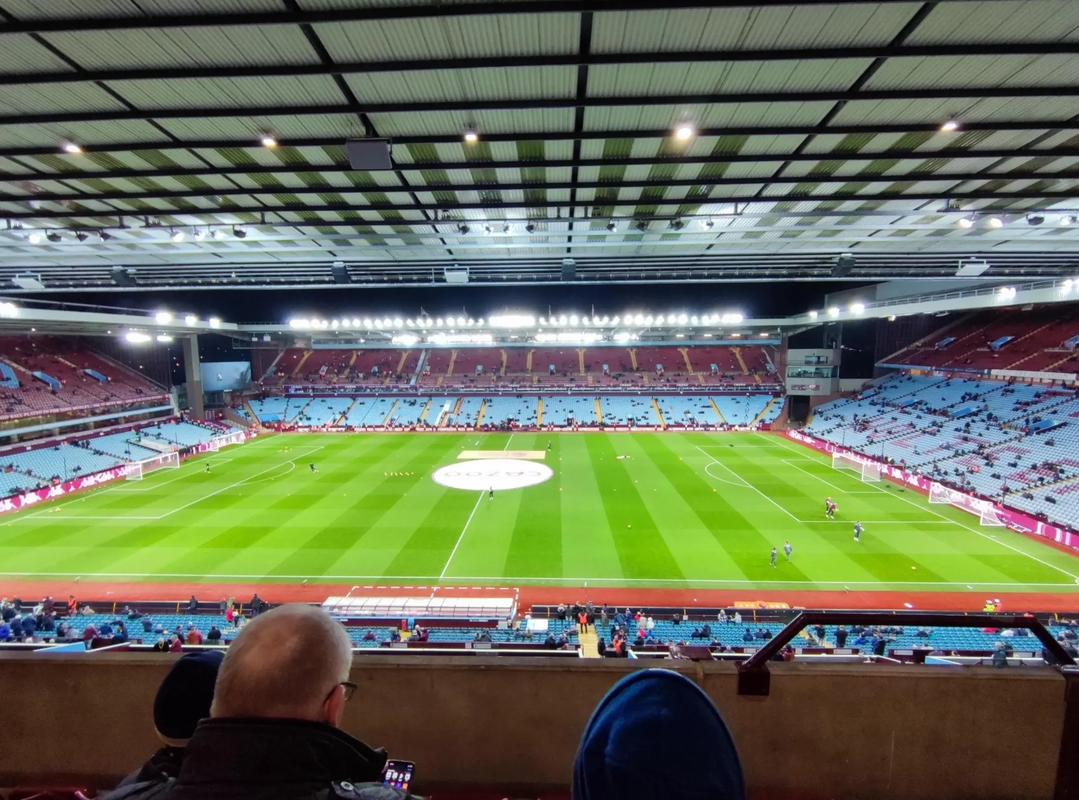 意媒：拜仁天才边锋利契纳或离队，尤文和米兰等队有意争夺（意媒曝拜仁天才翼锋利契纳或将离队，尤文、米兰等队竞逐签约）