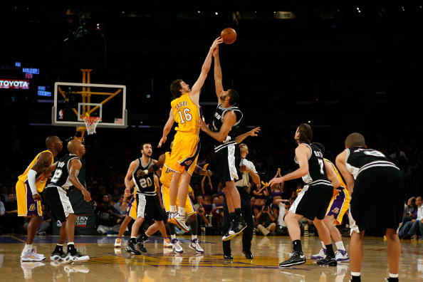 球队防守端硬度提升，连场零封对手（防线愈发稳固，已实现连场零封）