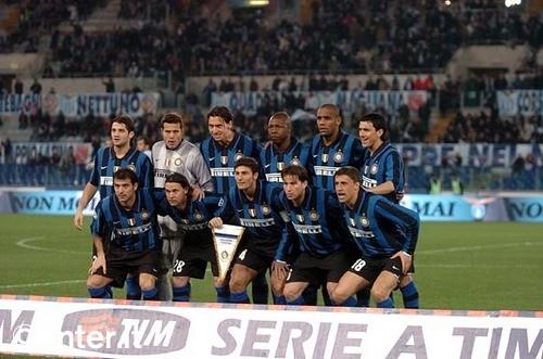 曼城与切尔西本轮积分榜争夺激烈（本轮曼城与切尔西积分榜之争白热化）